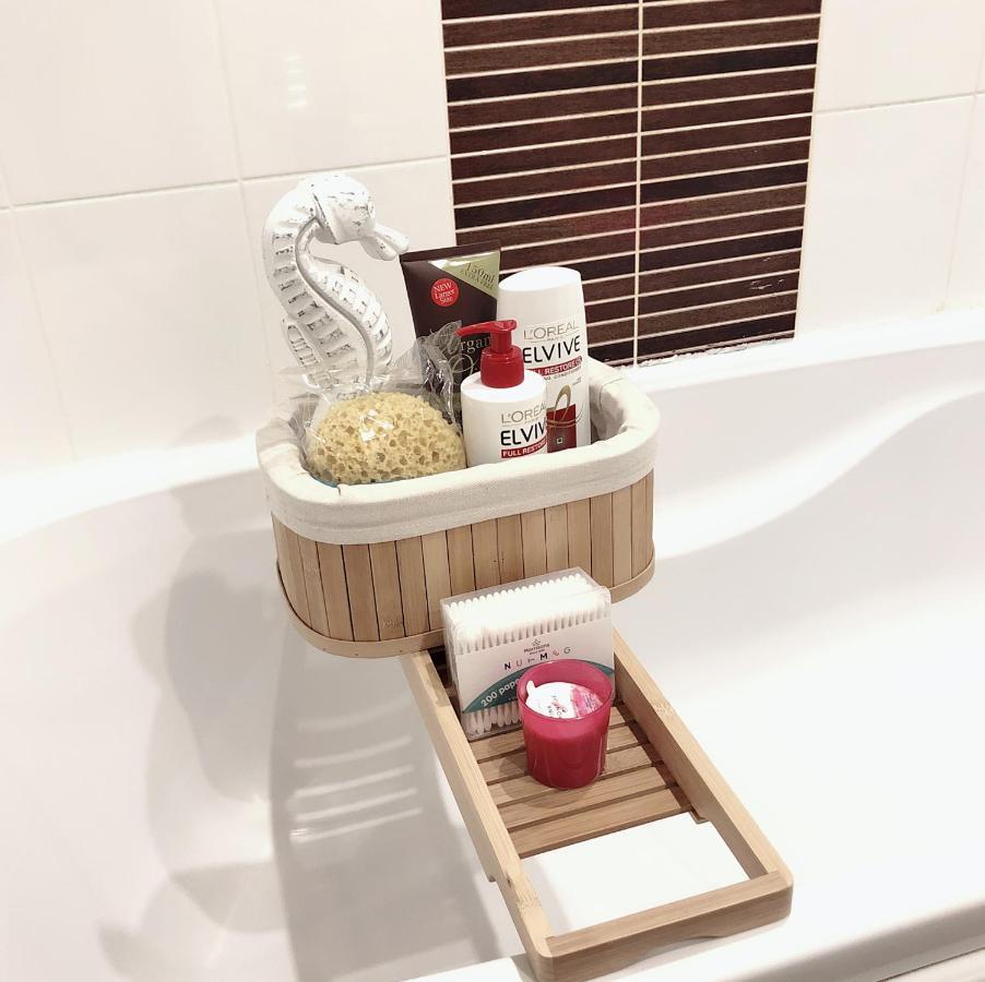 Soak Up The Light At A Soothing, Stylish Apartment In Swansea Marina Kültér fotó