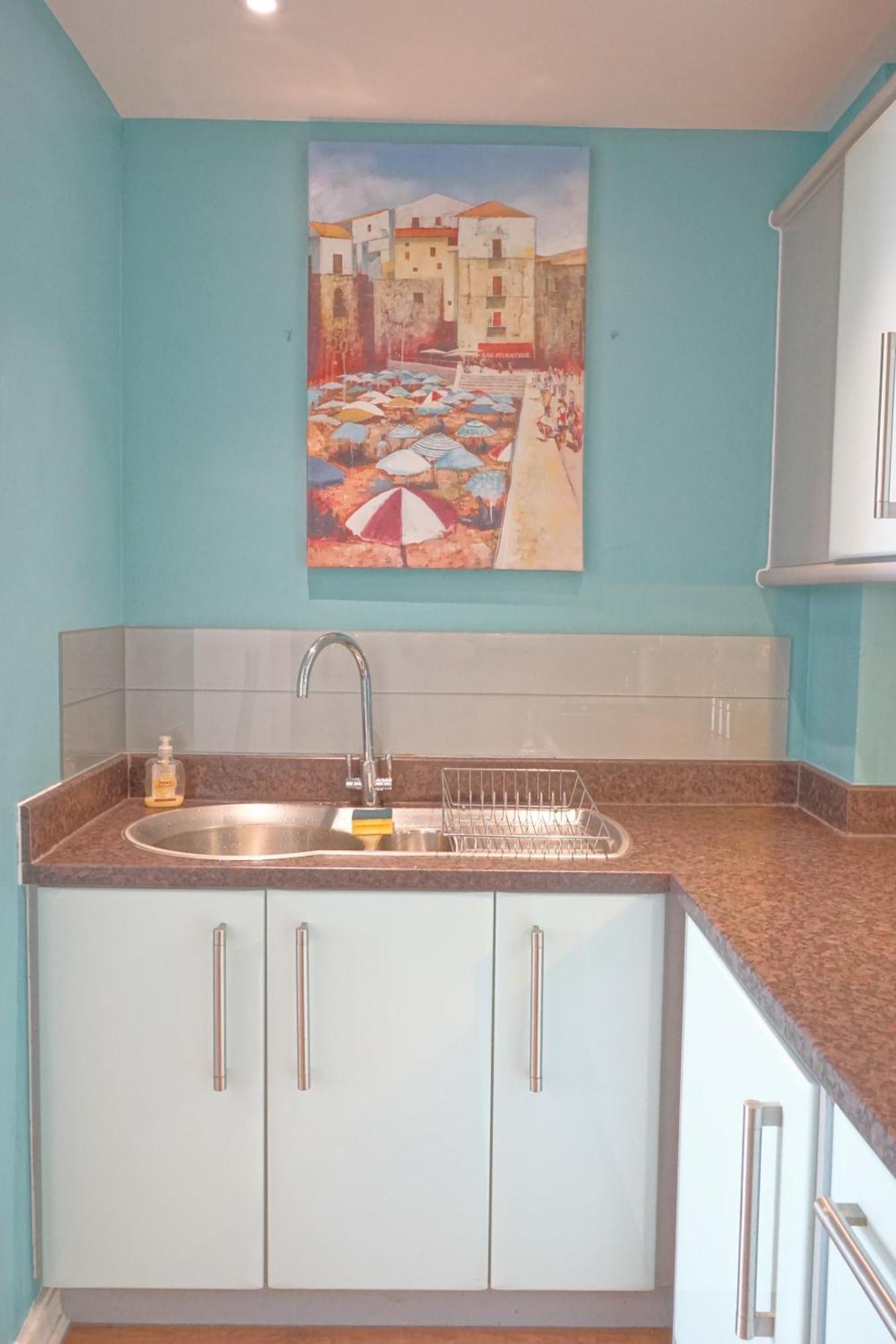 Soak Up The Light At A Soothing, Stylish Apartment In Swansea Marina Kültér fotó